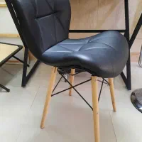 صندلی پایه چوبی