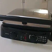 دستگاه ساندویج ساز و گریل کردن