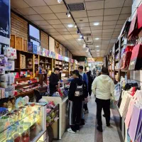 16-متر-نگارستان-شلوغ-ترین-وبروز-ترین-مرکزخرید