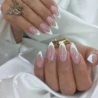 خدمات کاشت ناخن و اموزش صفر تا صد