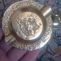 زیر سیگار ی