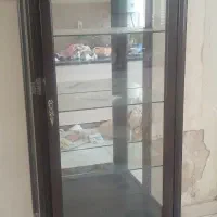 بوفه قهوه ای