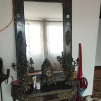 یک دست آینه و شمعدان و میزکنسول