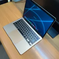MacBook air 2020 i5