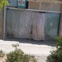مغازه ملکش حاشیه خیابان