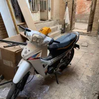 موتور سیکلت لاکی
