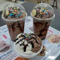 استخدام نیرو کارگراقا در بستنی فروشی