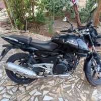 باجاج 200