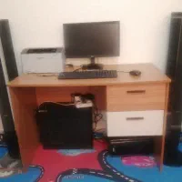 فروش کامپیوتر و میز
