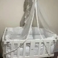 تخت کنارمادر
