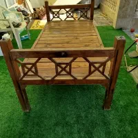 تخت کاملا چوبی