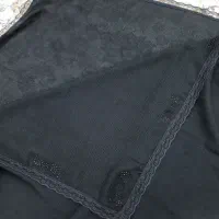 تعدادی روسری مشکی