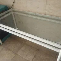 میز شیشه ای محکم
