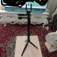 یک عدد مونوپاد و سه پایه