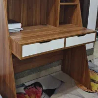 میز کامپیوتر کتابخانه دار