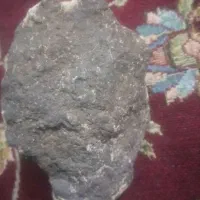 دوتکه سنگ مشکوک ب شهابه