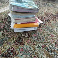 تعدادی کتاب تیزهوشان و جزوه سالم
