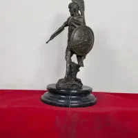 مجسمه برنز گلادیاتور سپر بدست برنزی