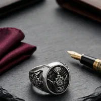 انگشتر طرح تاج