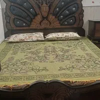 تخت خواب دونفره خیلی کم استفاده شده بیشتر در حد نو