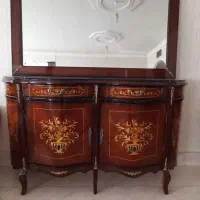 آیینه و کنسول