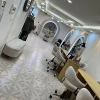 استخدام ناخنکار حرفه ایی با مشتری