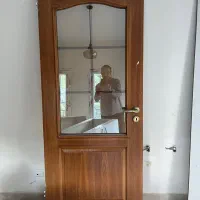 درب چوبی شیشه ای سالم