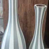 گلدان تزیینی کنار سالن