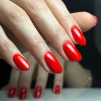 آموزش کاشت ناخن