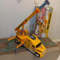 جرثقیل بزرگ با آتشنشانی کاملا سالم
