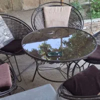 صندلی باغی با میز گرد