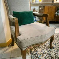 دو عدد صندلی تک مبل ابزاری فرانسه در حد نو آنتیک