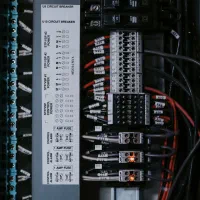 برقکار ساختمان و صنعتی،خدمات برقکاری به صورت تخصصی