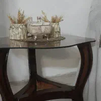 میز جلو مبلی سالم ۳ عدد فقط یکیش شیشه نداره