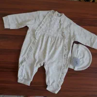 تعدادی لباس و وسایل بچه نو و استفاده نشده
