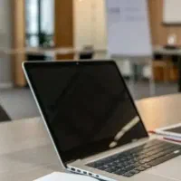 به یک ادمین کار وارد نیازمندم