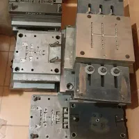قالب تزریق پلاستیک رخت آویز شوفاژ و حوله خشکن حمام