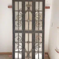 پنجره و نرده آهنی