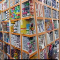 به یک فروشنده نیازمندم