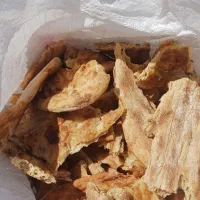 ۳۰۰ کیلو نان خشک تمیز