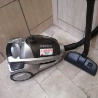 جاروبرقی بوش اصل آلمان آب وخاک درحدنو پرمکش سالم