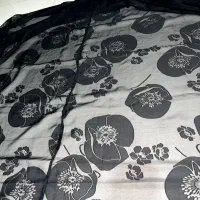 چادر مجلسی و میز تلویزیون