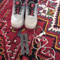 کفش چرخ دار و چراغ دار