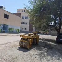 غلطک برای کوبیده شدن کف زمین ویلا باغ بتن