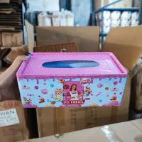 ظروف وارداتی به قیمت فاکتور میفروشم چون مهاجرم