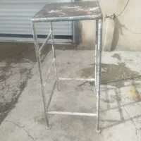 چهارپایه فلزی