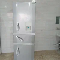 یه یخچال سه در نقره‌ای متور ال جی
