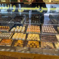 استخدام نیرو فردار و کیک ساز ماهر  شیرینی پزی