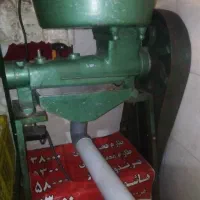 دستگاه آبغوره و آبلیمو گیری