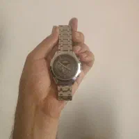 ساعت طرح سه موتوره